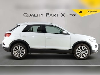 Used Volkswagen T-Roc 2021 for sale - 78765115: Photo