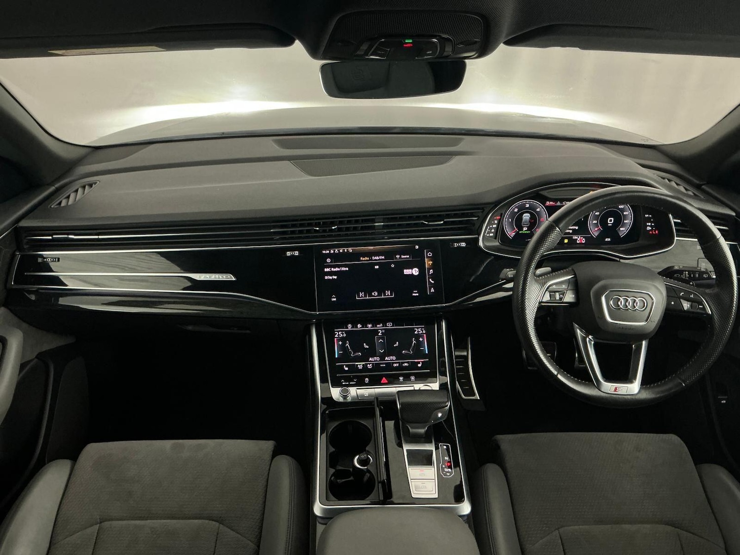 Used Audi Q8 2018 for sale - 76584476: Photo 10