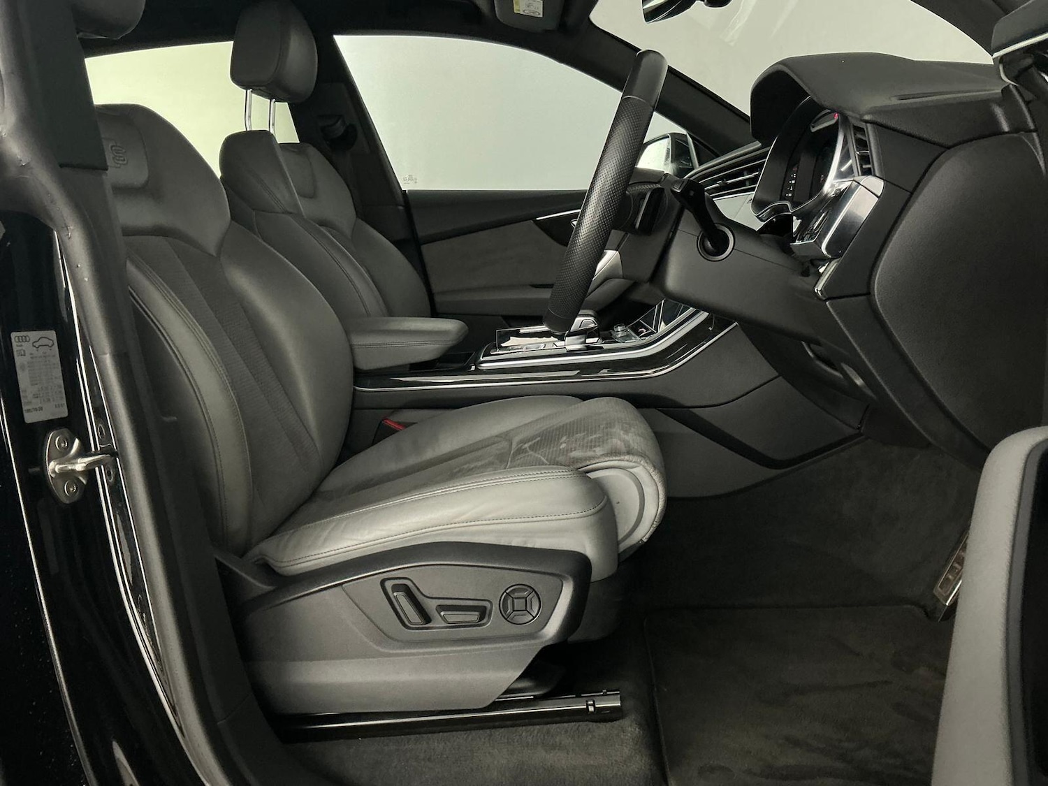 Used Audi Q8 2018 for sale - 76584476: Photo 12