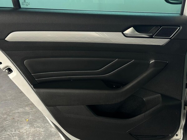 Used Volkswagen Passat 2021 for sale - 76012110: Photo 32