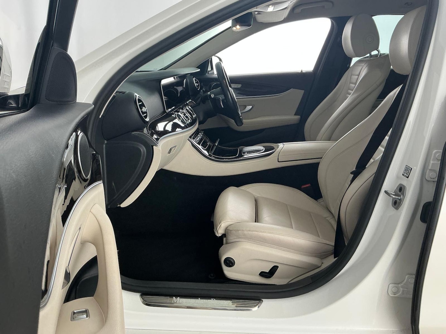 Used Mercedes-Benz E Class 2021 for sale - 76800988: Photo 11