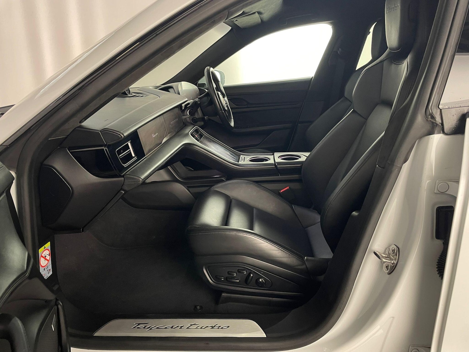 Used Porsche Taycan 2020 for sale - 76348834: Photo 12