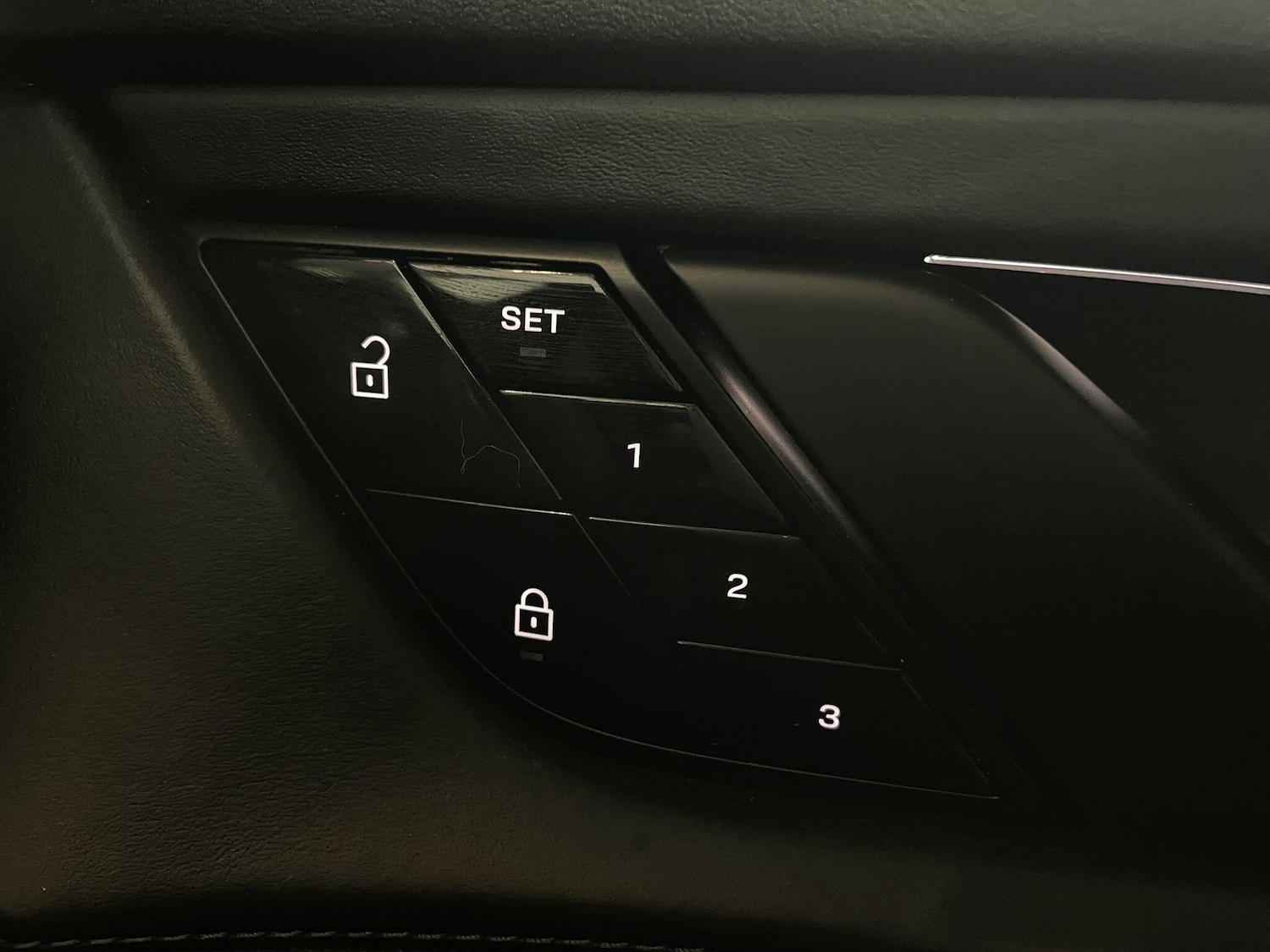 Used Porsche Taycan 2020 for sale - 76348834: Photo 15