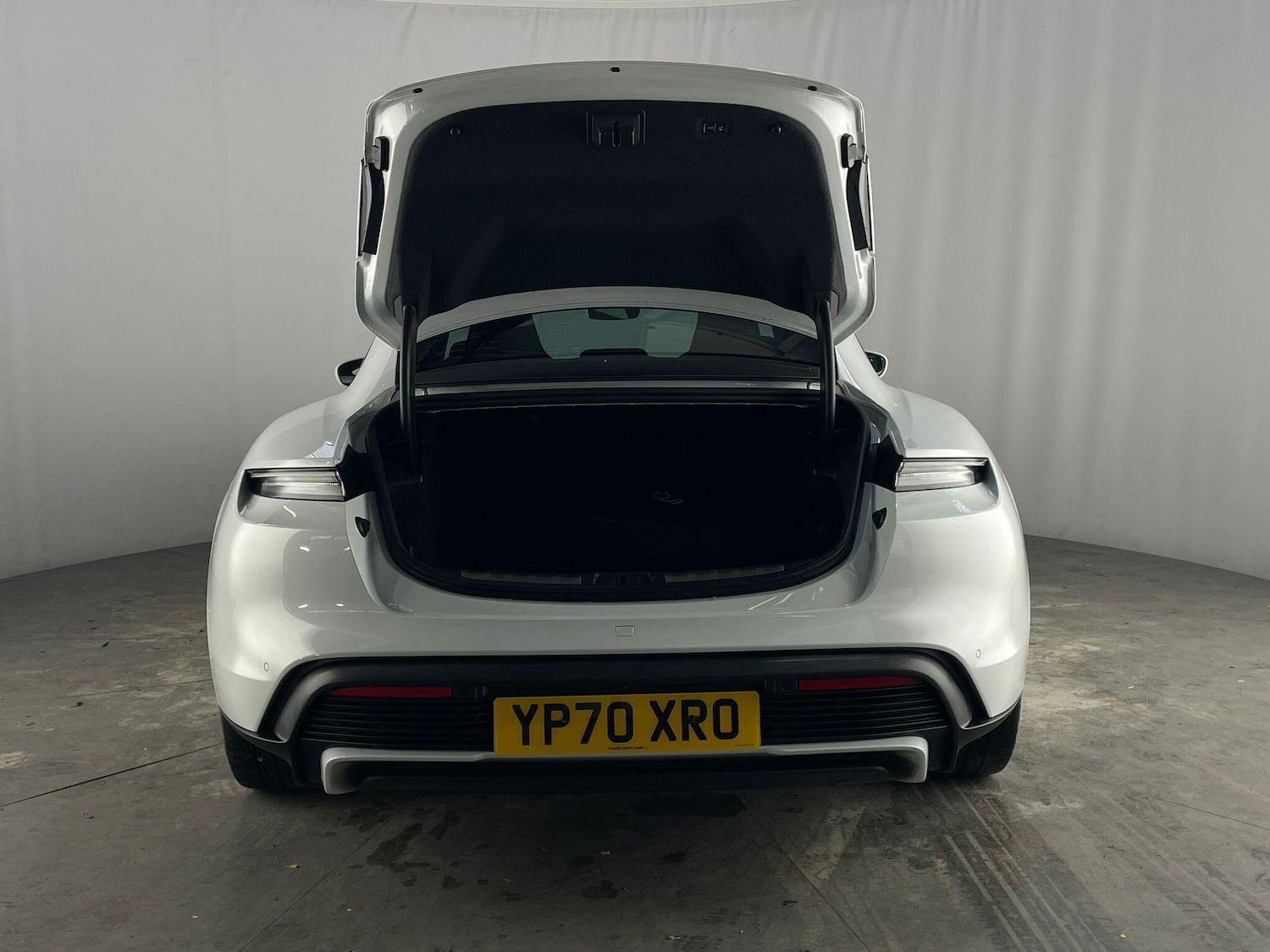 Used Porsche Taycan 2020 for sale - 76348834: Photo 31