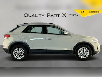 Used Volkswagen T-Roc 2022 for sale - 75540232: Photo
