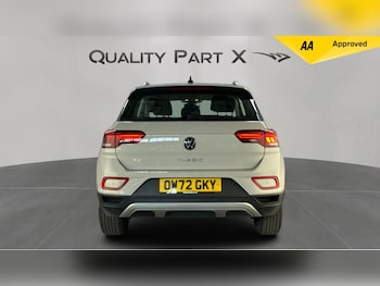 Used Volkswagen T-Roc 2022 for sale - 75540232: Photo