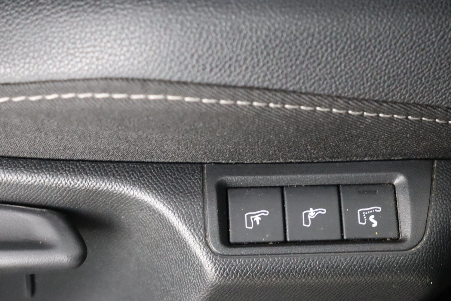 Used Vauxhall Mokka Electric for sale - 78214535: Photo 18