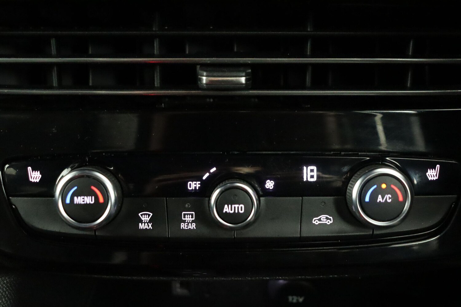 Used Vauxhall Mokka Electric for sale - 78214535: Photo 27