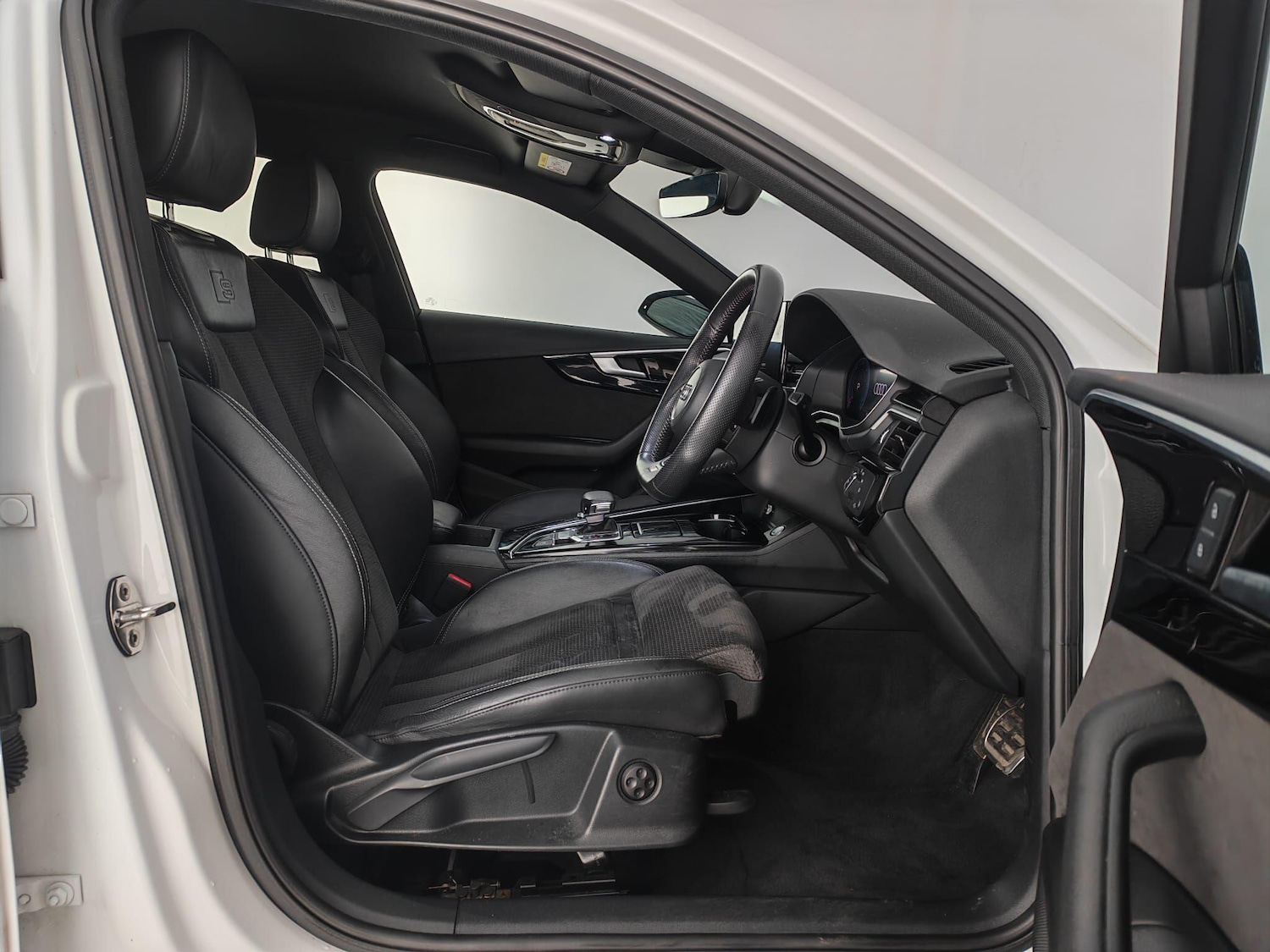 Used Audi A4 Avant 2020 for sale - 76433299: Photo 12