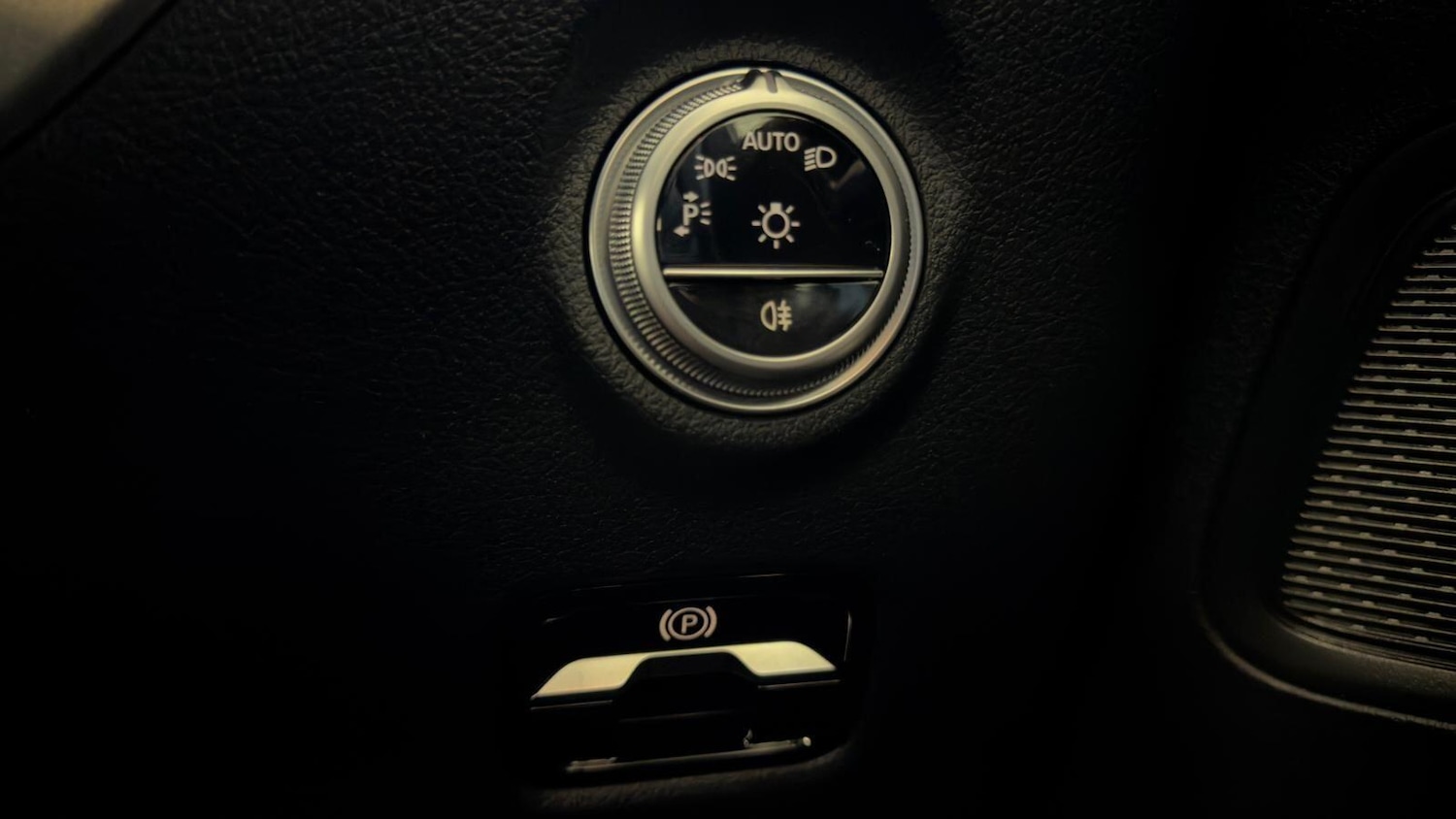 Used Mercedes-Benz C Class 2022 for sale - 76189107: Photo 16