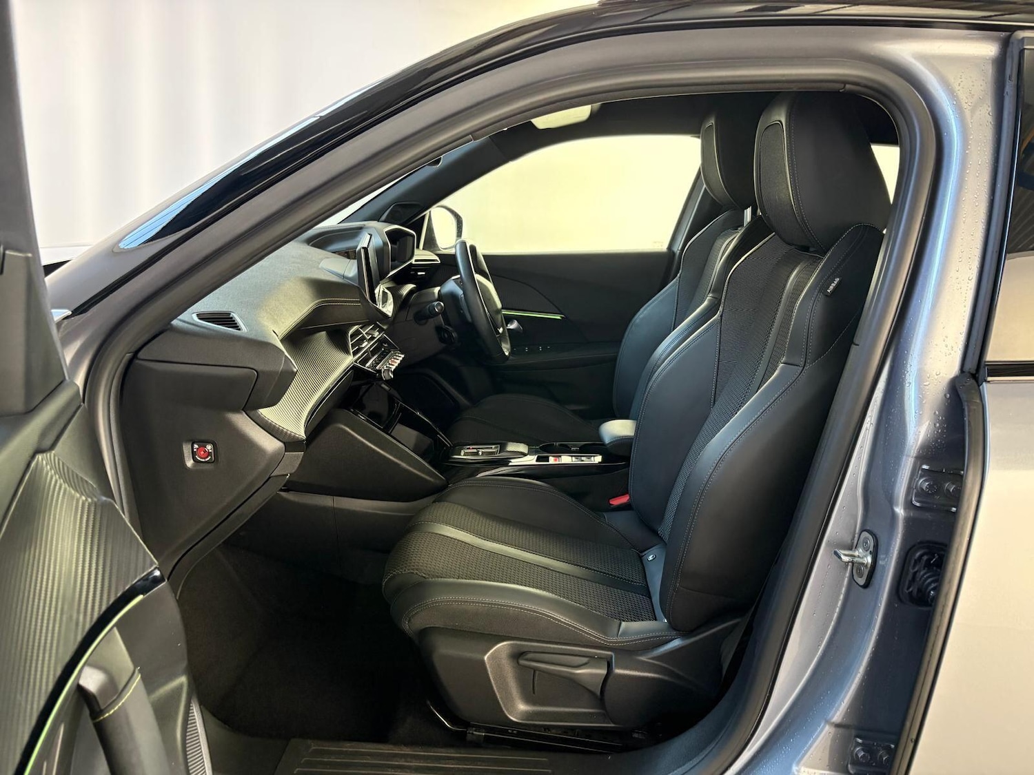 Used Peugeot E-2008 2022 for sale - 75904562: Photo 10