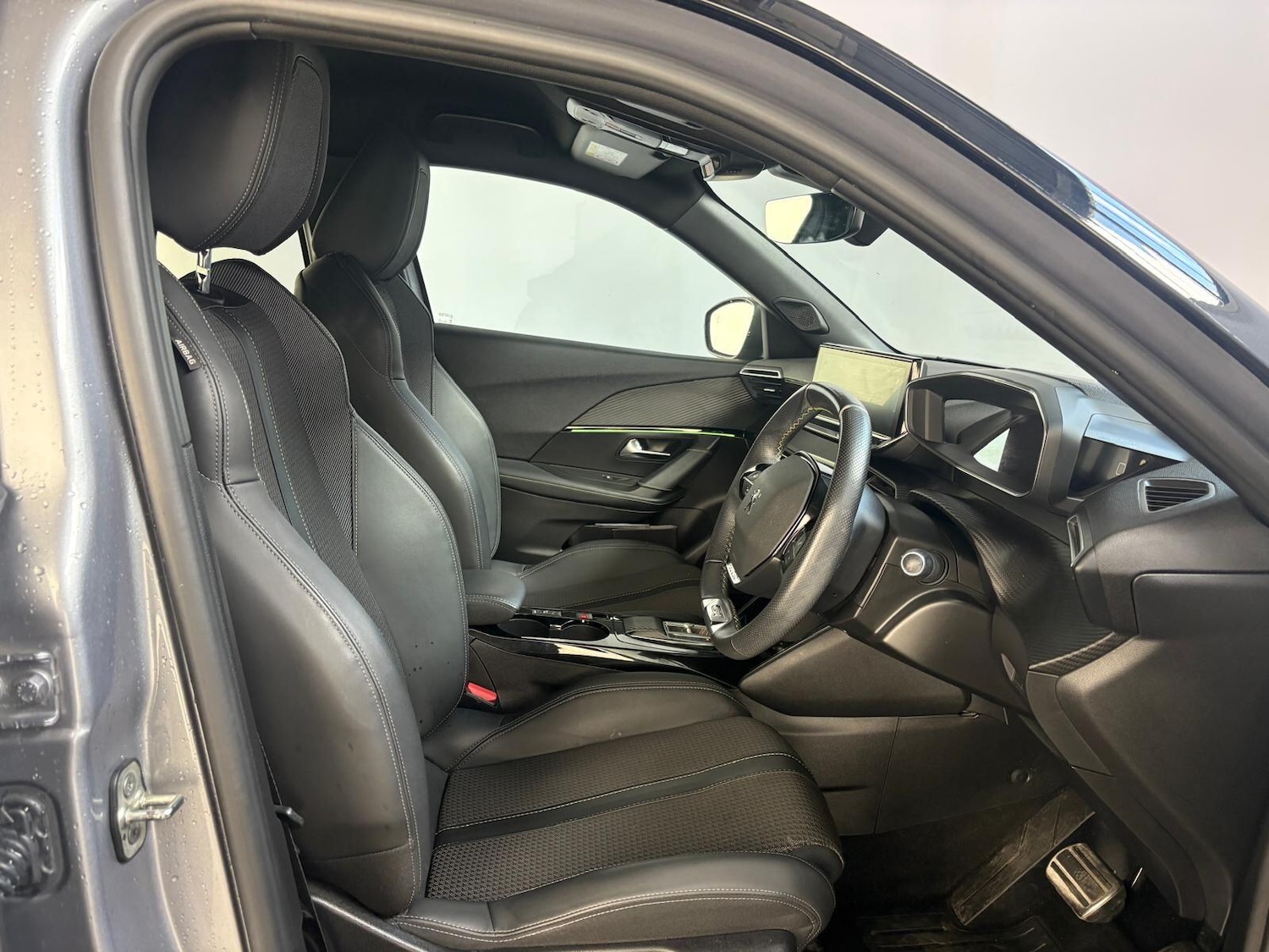 Used Peugeot E-2008 2022 for sale - 75904562: Photo 12