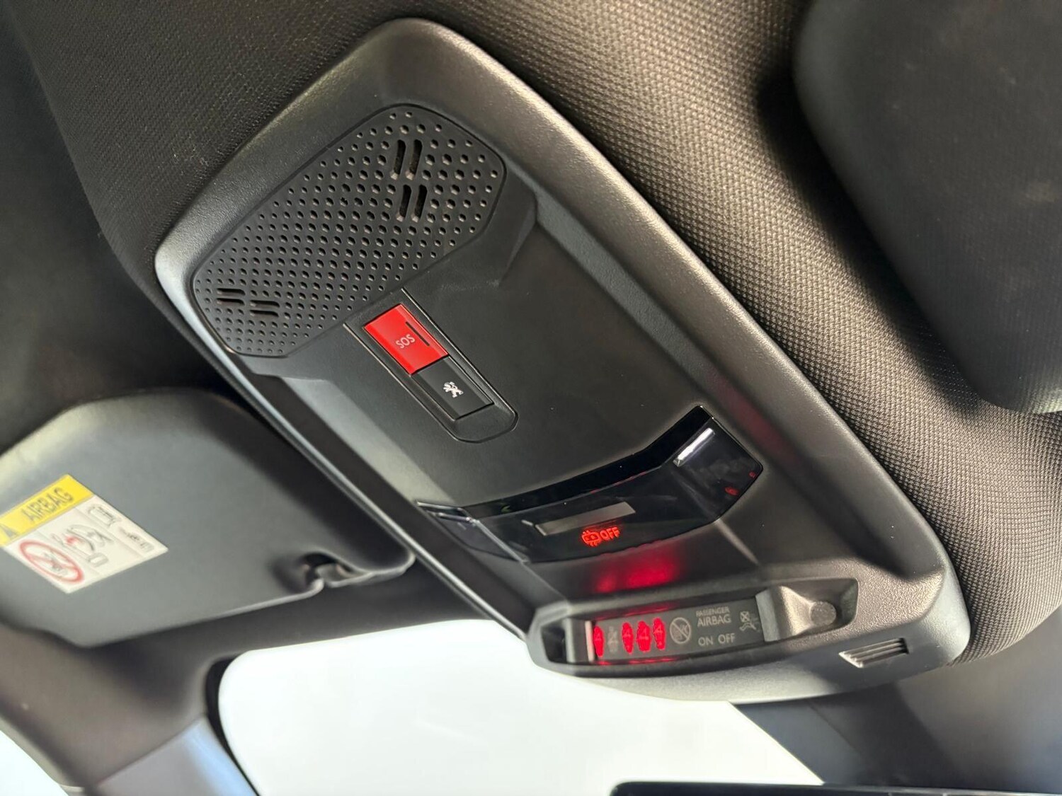 Used Peugeot E-2008 2022 for sale - 75904562: Photo 17