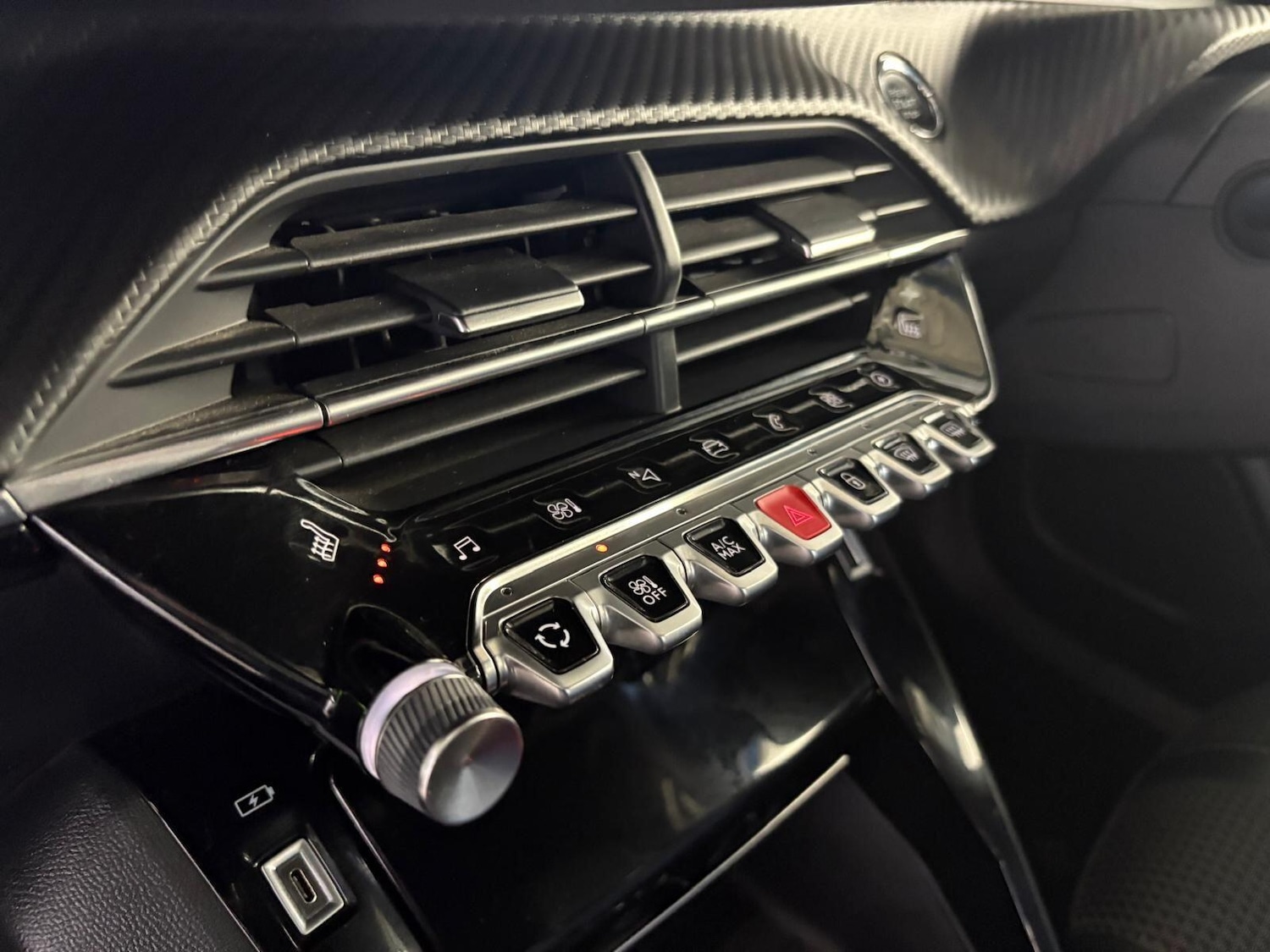 Used Peugeot E-2008 2022 for sale - 75904562: Photo 18