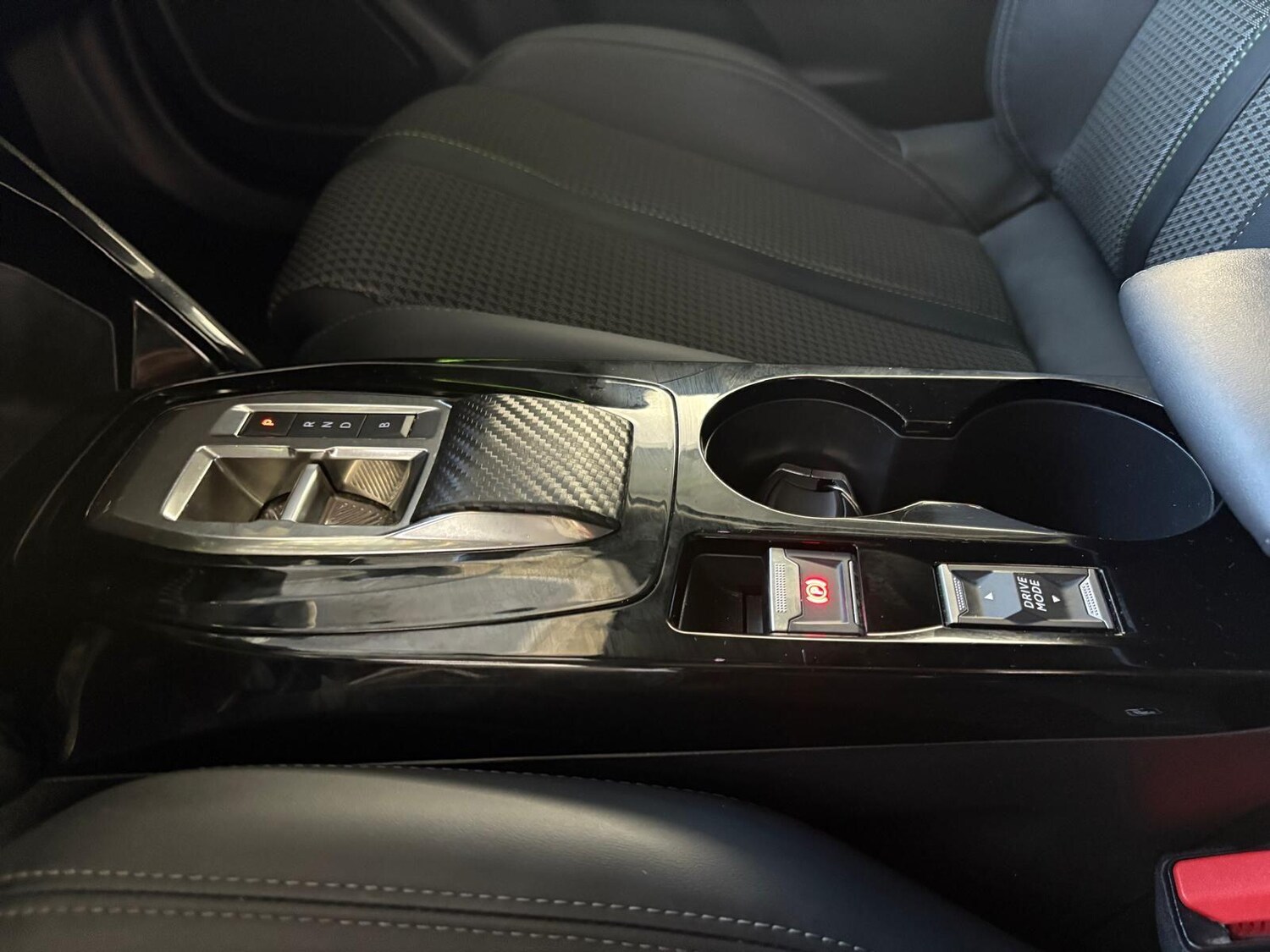 Used Peugeot E-2008 2022 for sale - 75904562: Photo 20