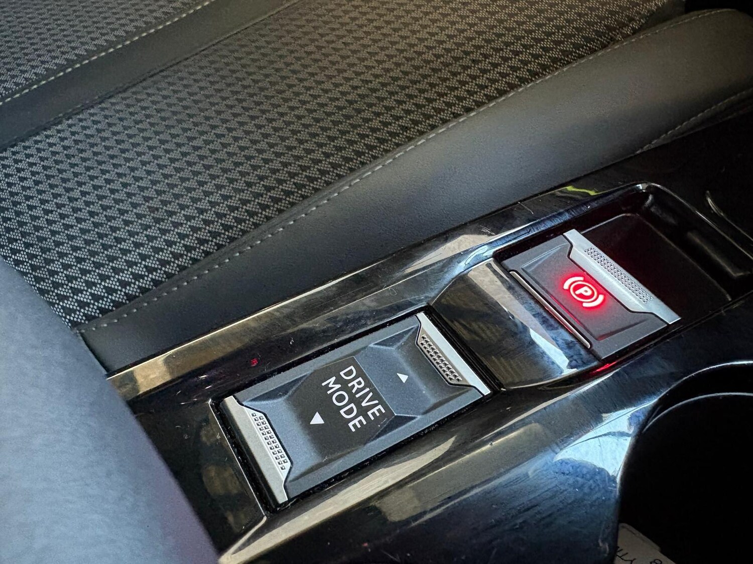 Used Peugeot E-2008 2022 for sale - 75904562: Photo 29