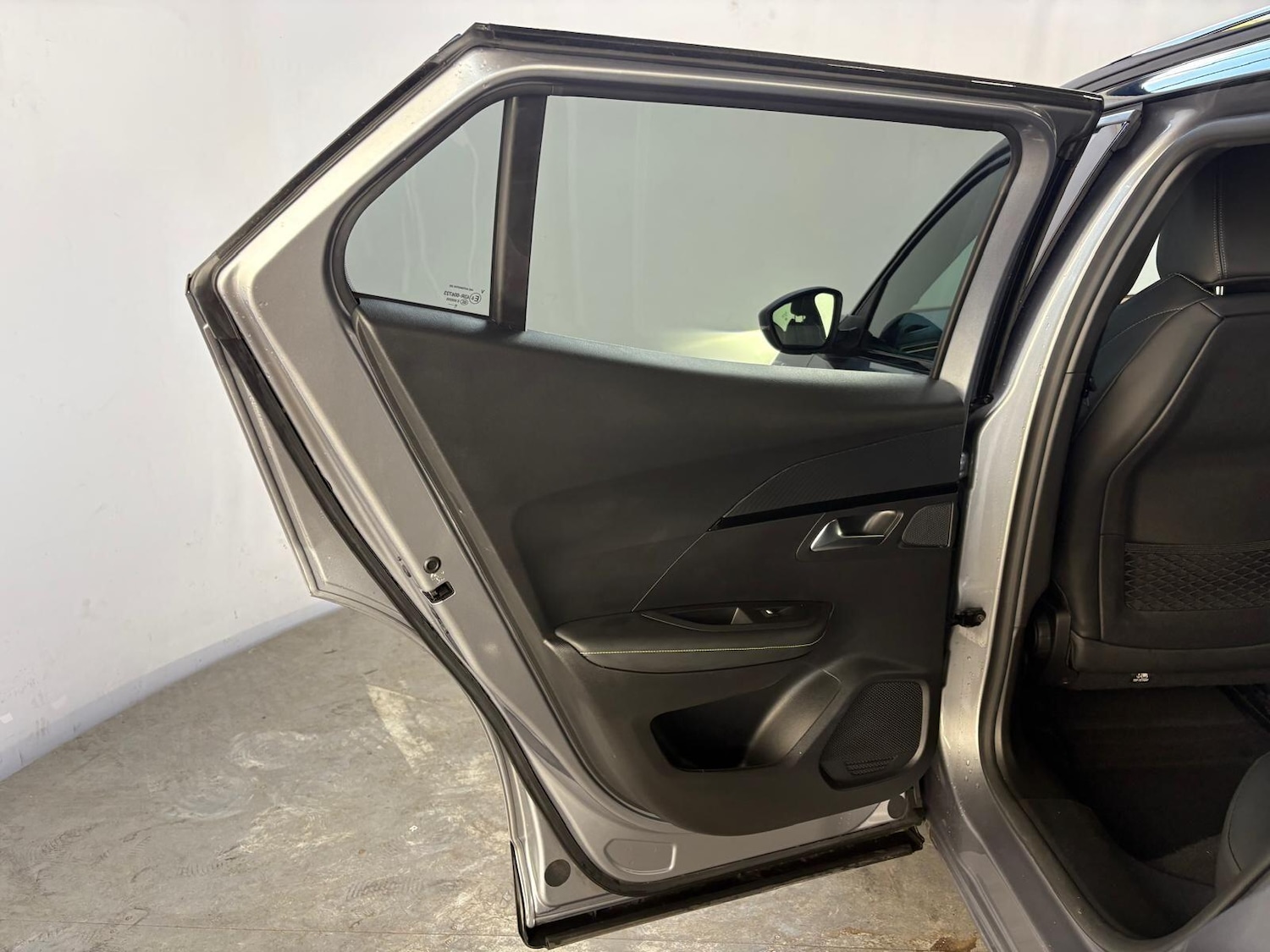 Used Peugeot E-2008 2022 for sale - 75904562: Photo 32