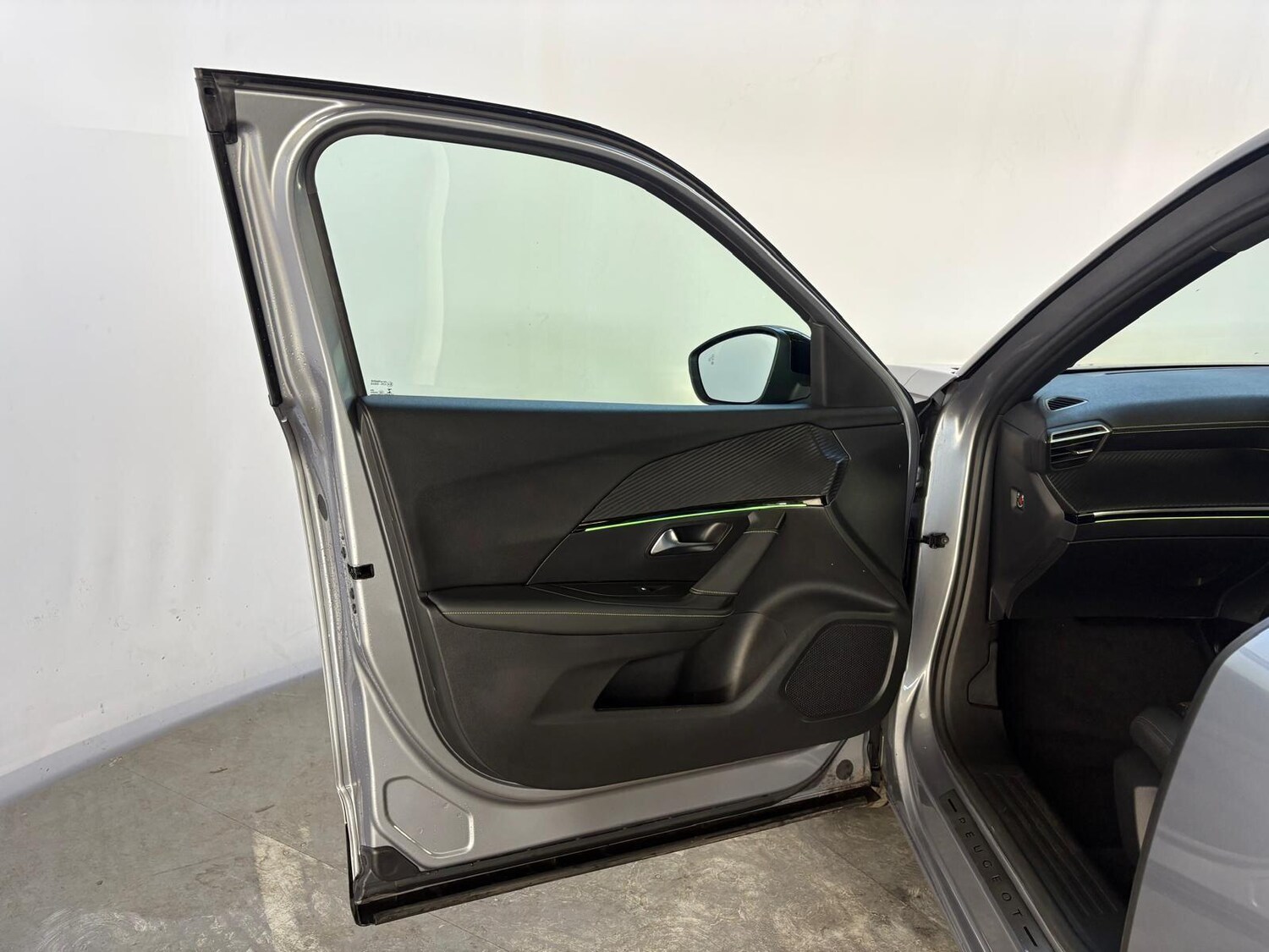 Used Peugeot E-2008 2022 for sale - 75904562: Photo 34