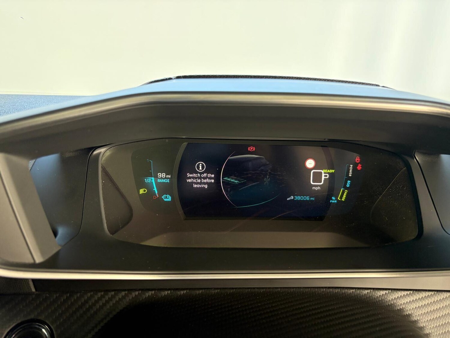 Used Peugeot E-2008 2022 for sale - 75904562: Photo 41