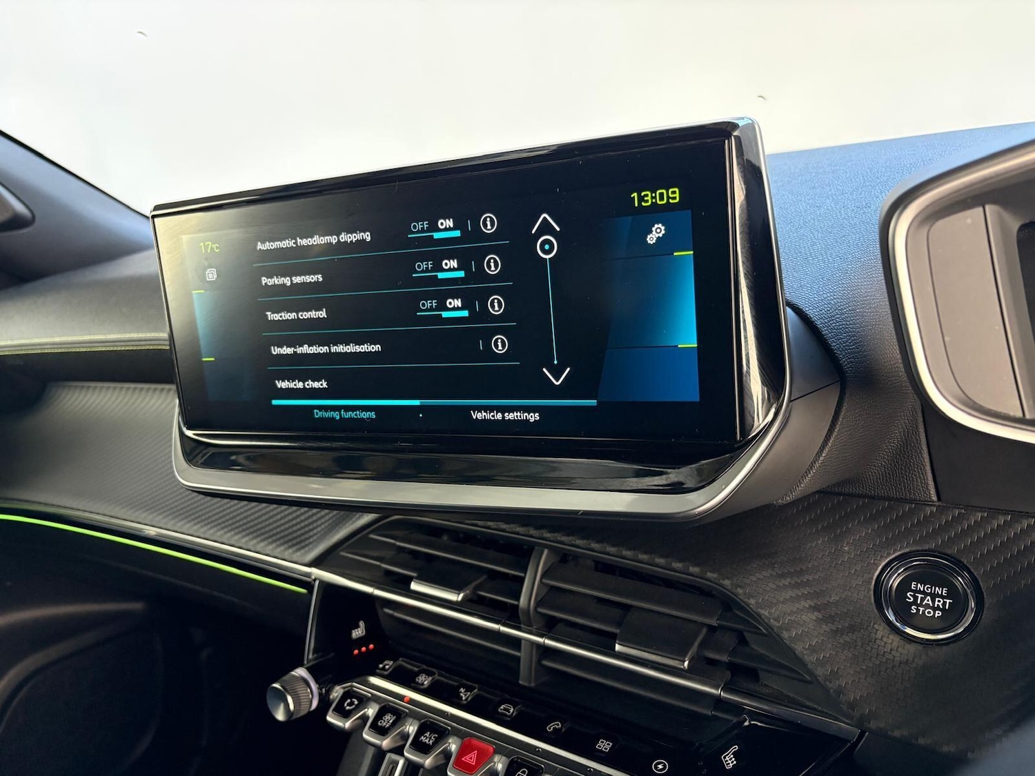 Used Peugeot E-2008 2022 for sale - 75904562: Photo 45