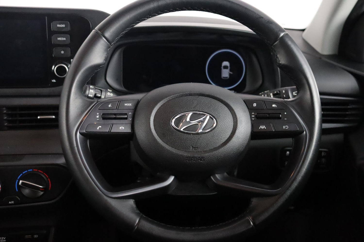 Used Hyundai i20 2022 for sale - 77131145: Photo 8