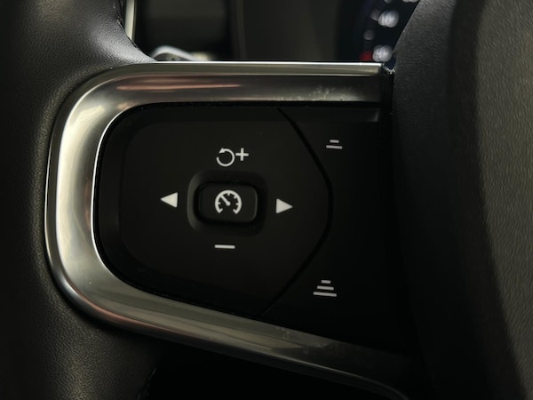 Used Volvo XC40 2021 for sale - 75645521: Photo 21