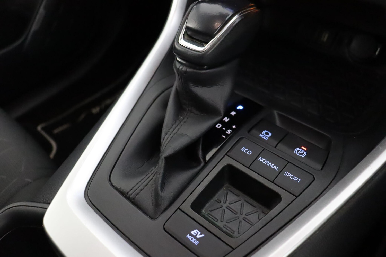 Used Toyota RAV4 2022 for sale - 77510855: Photo 16