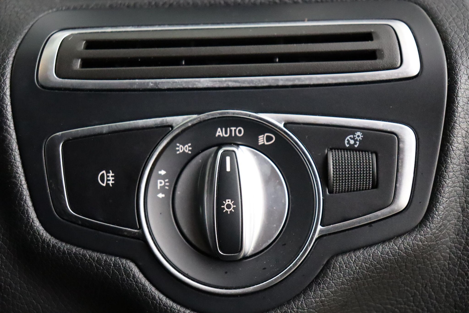 Used Mercedes-Benz C Class 2020 for sale - 77425951: Photo 22