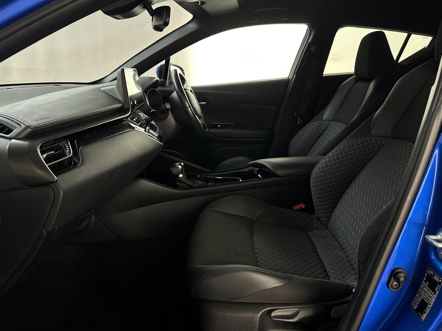 Used Toyota C-HR 2022 for sale - 76215320: Photo 11