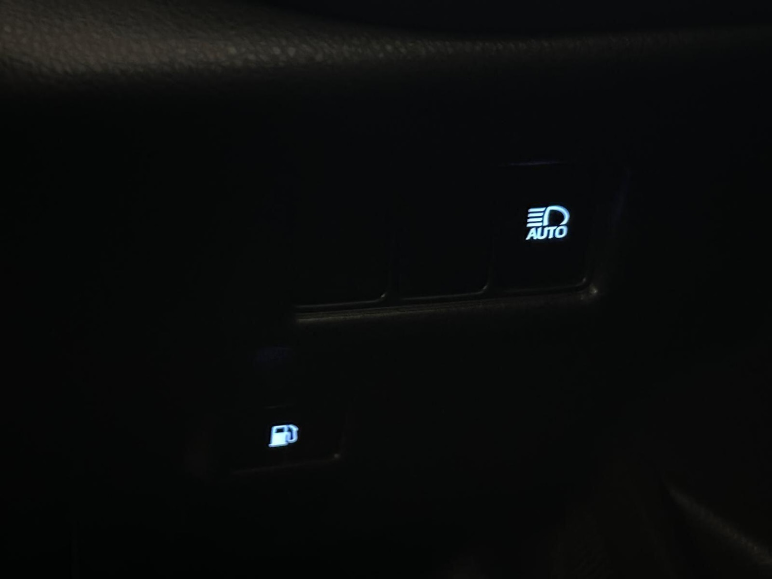 Used Toyota C-HR 2022 for sale - 76215320: Photo 17