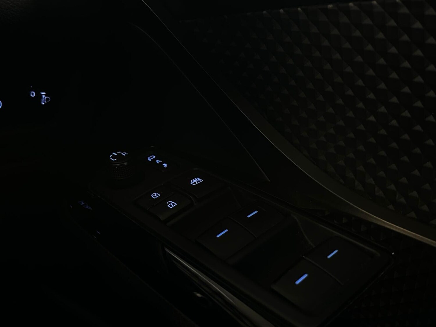 Used Toyota C-HR 2022 for sale - 76215320: Photo 19