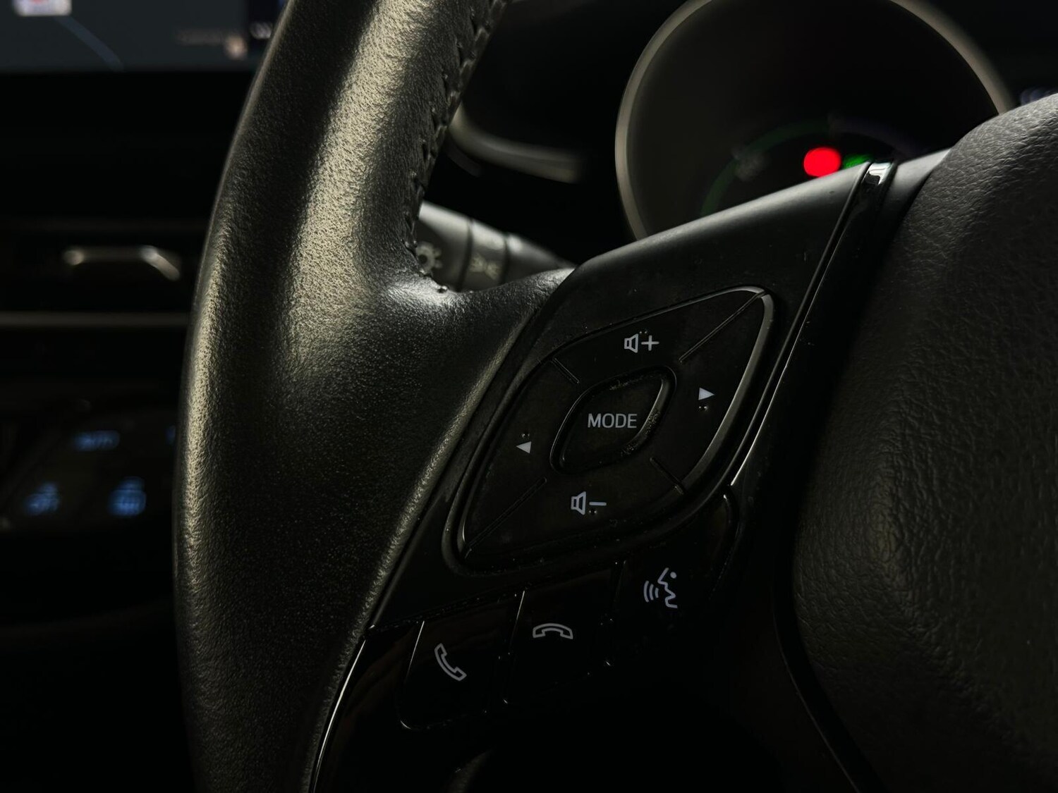 Used Toyota C-HR 2022 for sale - 76215320: Photo 25