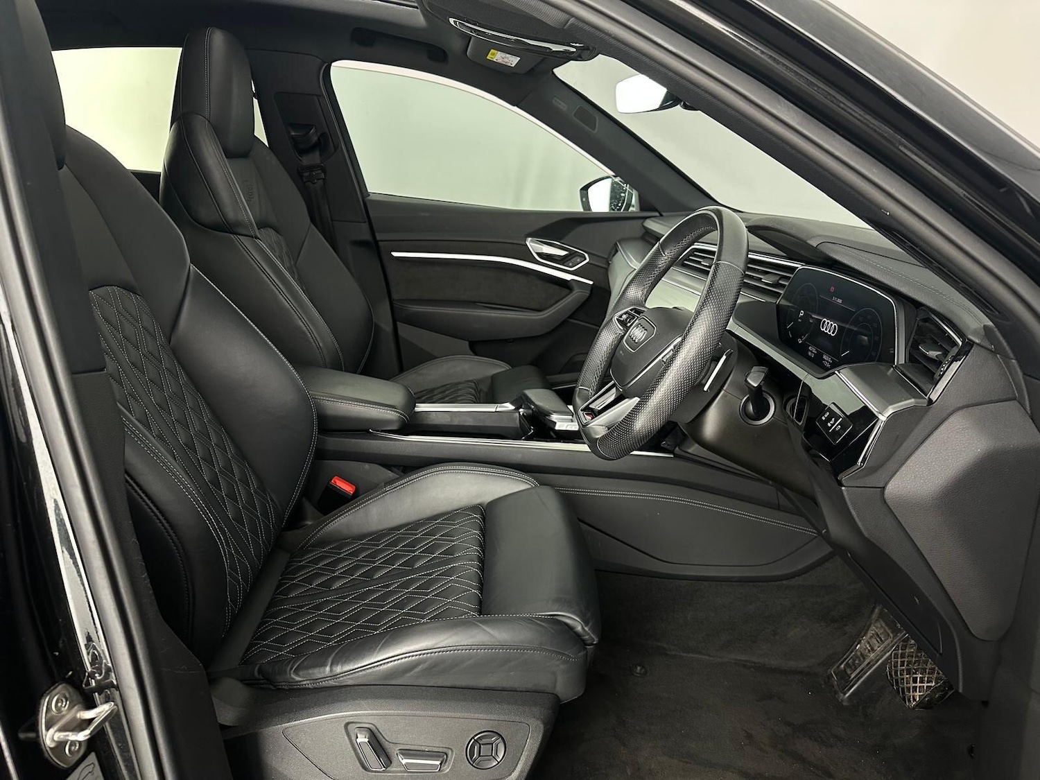 Used Audi e-tron S 2021 for sale - 76457786: Photo 11