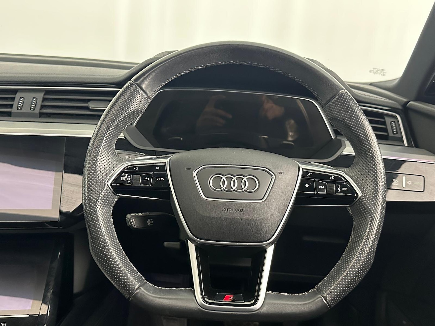 Used Audi e-tron S 2021 for sale - 76457786: Photo 9