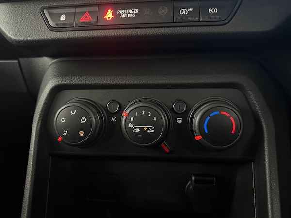 Used Dacia Sandero 2023 for sale - 76060525: Photo 30