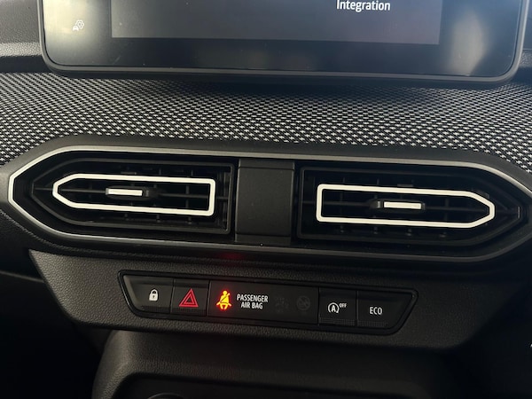 Used Dacia Sandero 2023 for sale - 76060525: Photo 31