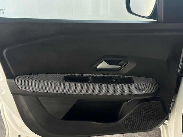 Used Dacia Sandero 2023 for sale - 76060525: Photo 34