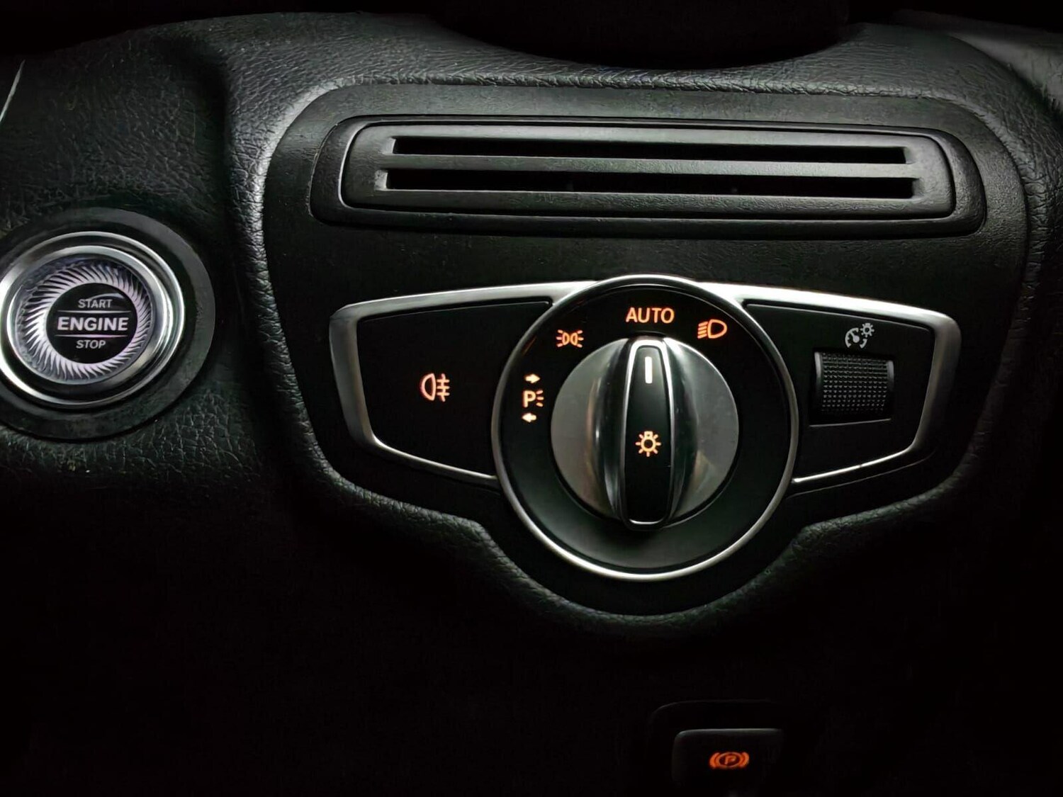 Used Mercedes-Benz GLC 2020 for sale - 76512474: Photo 18