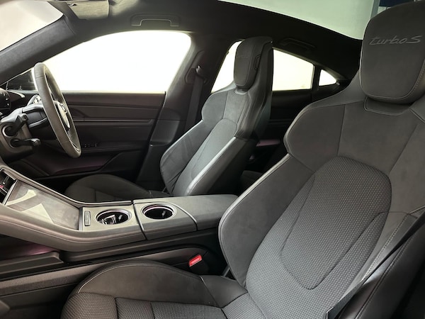 Used Porsche Taycan 2020 for sale - 75720280: Photo 11