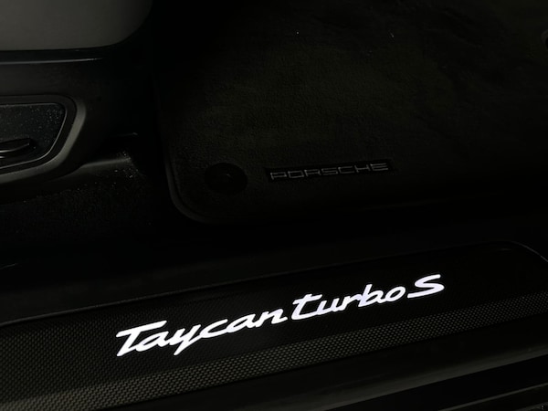 Used Porsche Taycan 2020 for sale - 75720280: Photo 22