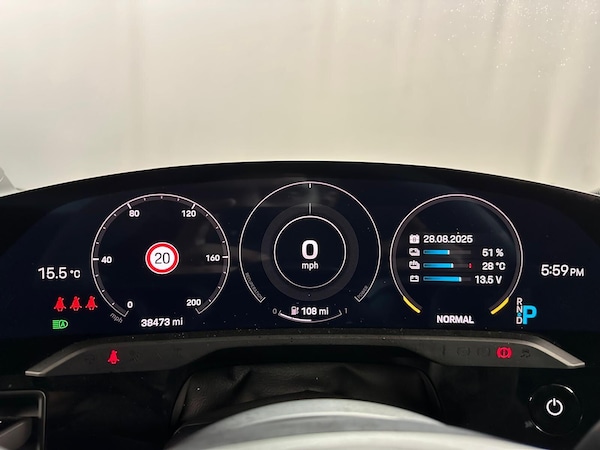 Used Porsche Taycan 2020 for sale - 75720280: Photo 50