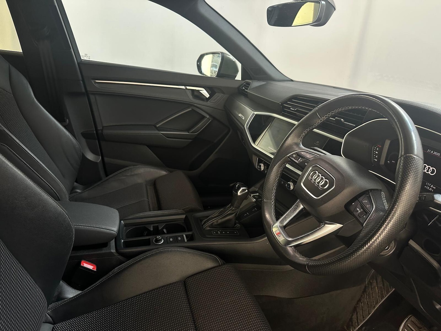 Used Audi Q3 2022 for sale - 76001744: Photo 11
