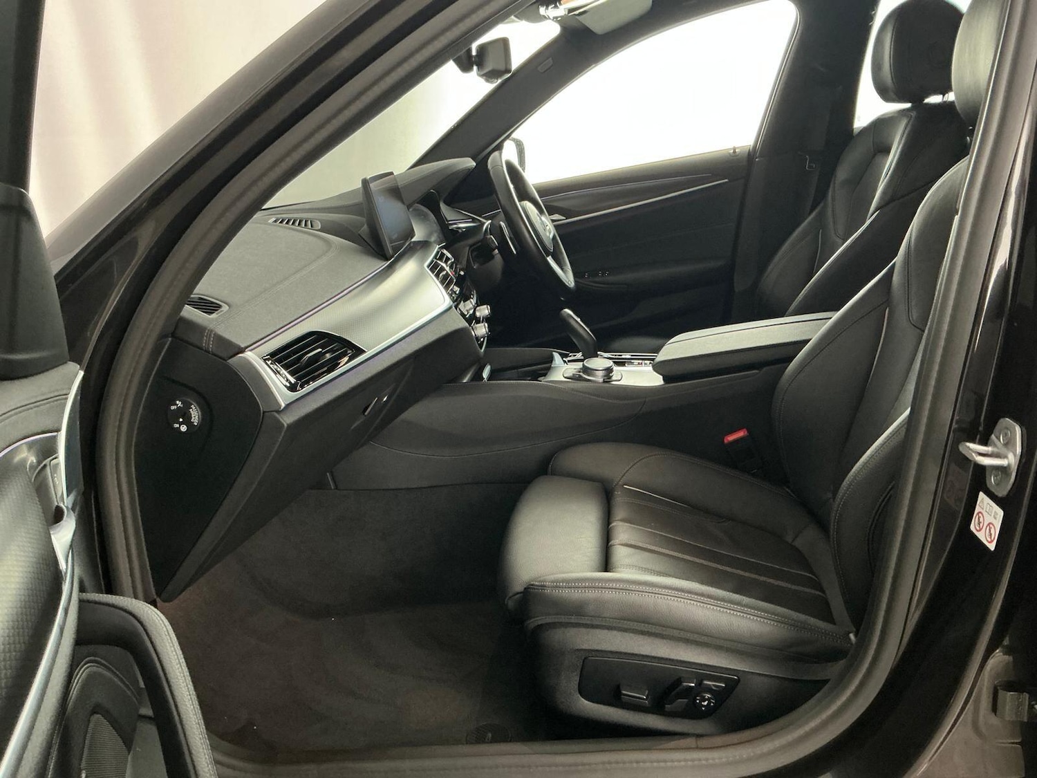 Used BMW 5 Series 2021 for sale - 76550537: Photo 11