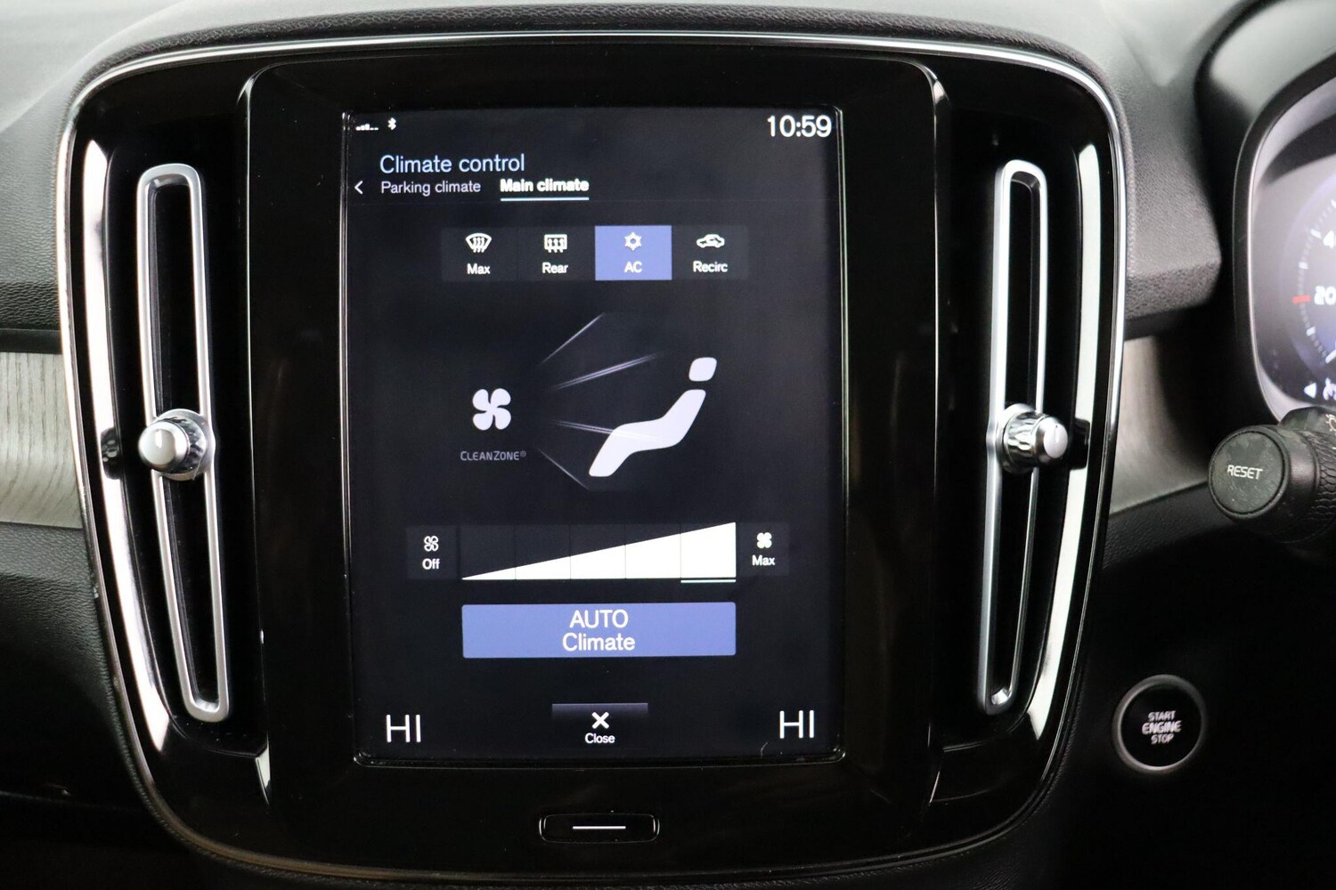 Used Volvo XC40 2020 for sale - 76849906: Photo 32