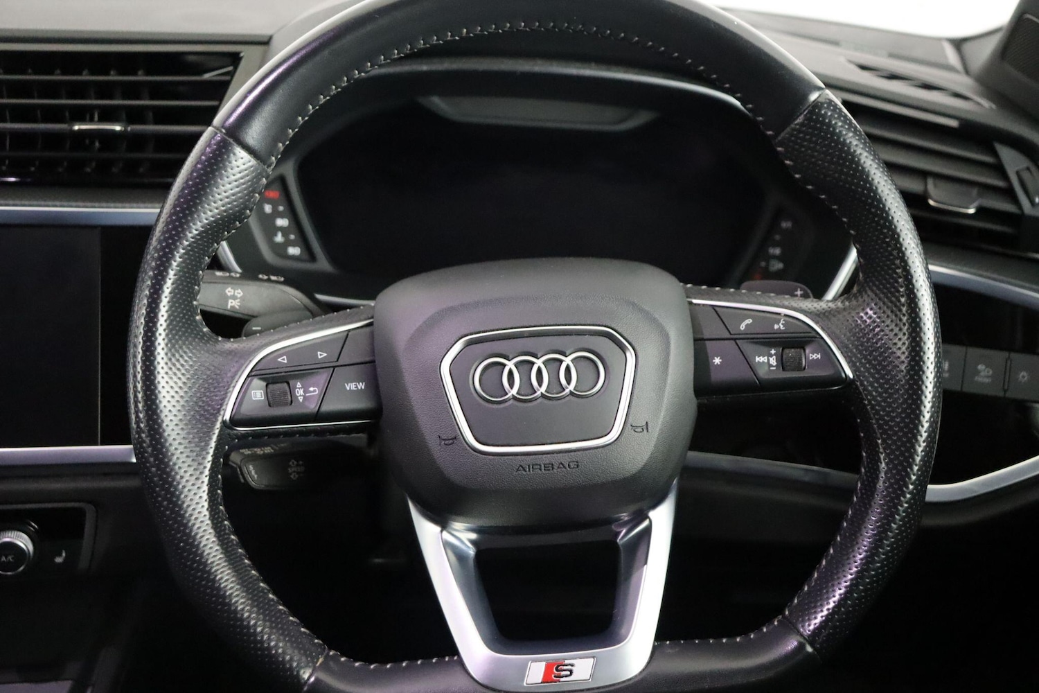 Used Audi Q3 2020 for sale - 77611475: Photo 9