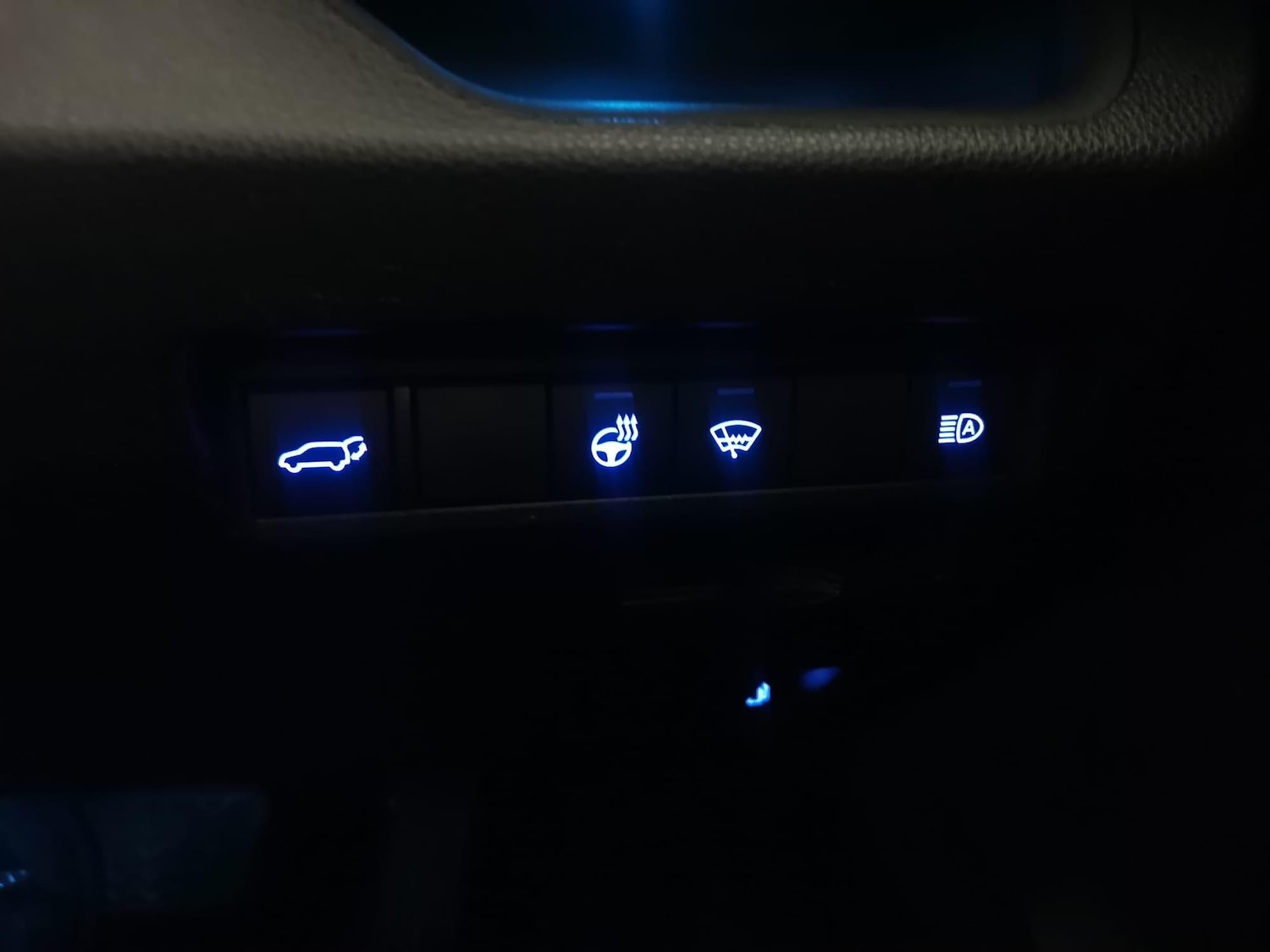 Used Toyota RAV4 2021 for sale - 76361126: Photo 17