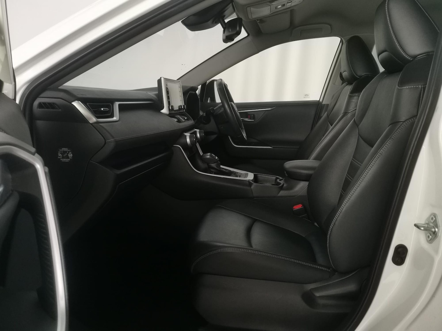 Used Toyota RAV4 2021 for sale - 76361126: Photo 8