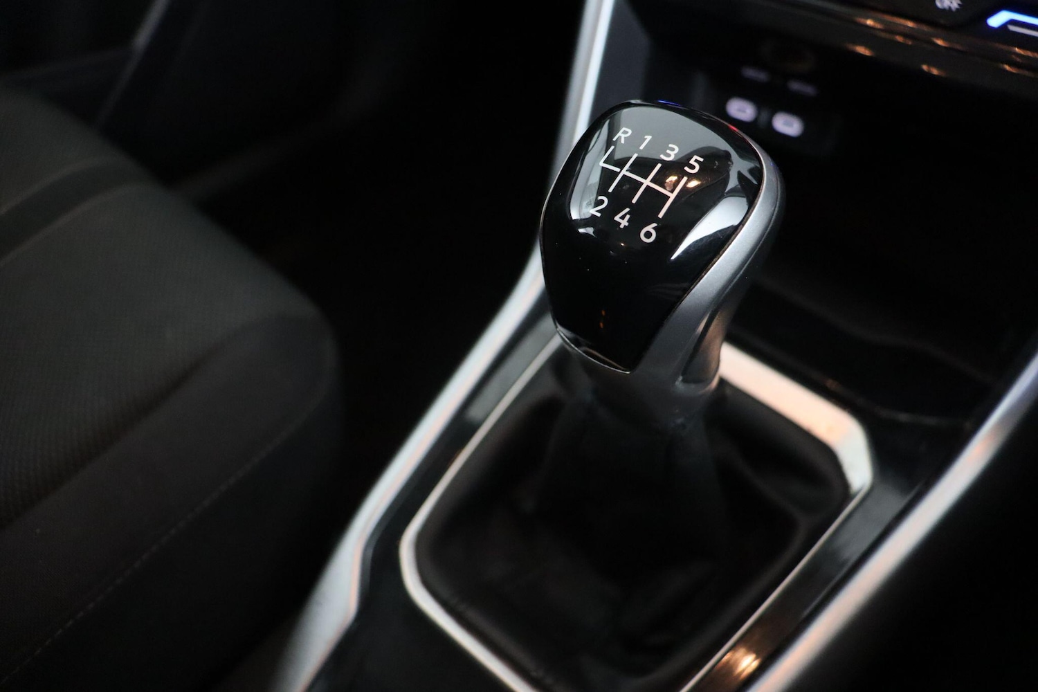 Used Volkswagen T-Roc 2024 for sale - 77586572: Photo 16