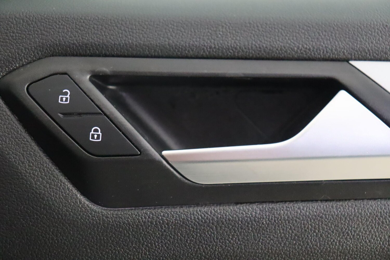 Used Volkswagen T-Roc 2024 for sale - 77586572: Photo 17