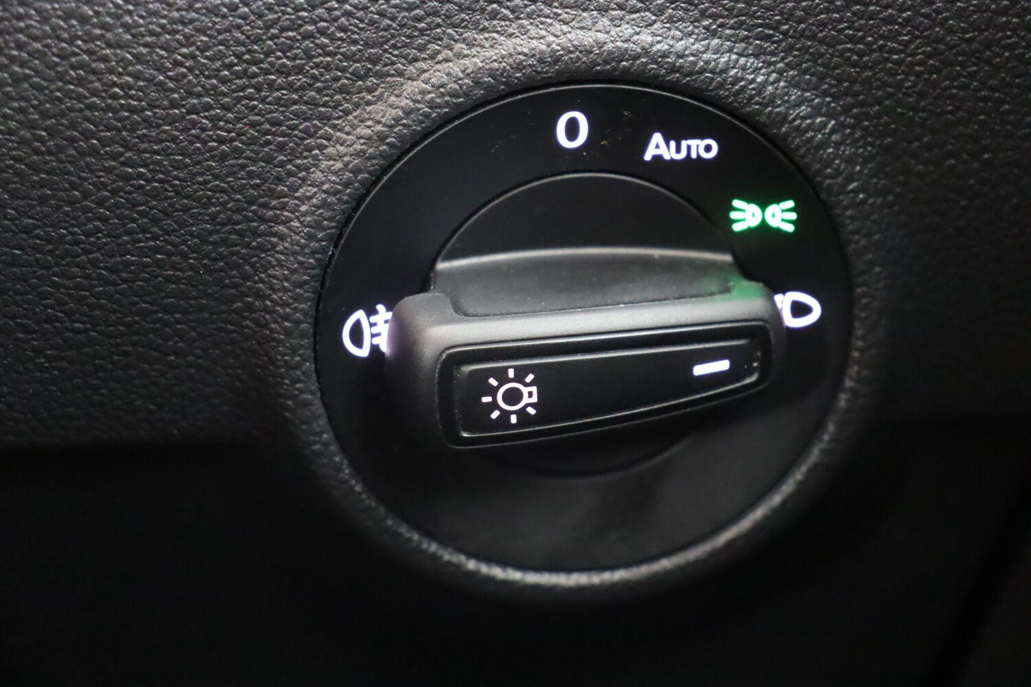 Used Volkswagen T-Roc 2024 for sale - 77586572: Photo 18